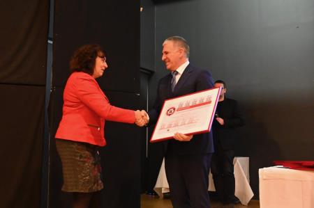 Občina Divača prejemnica certifikata MLADIM PRIJAZNA OBČINA 2023 do 2027